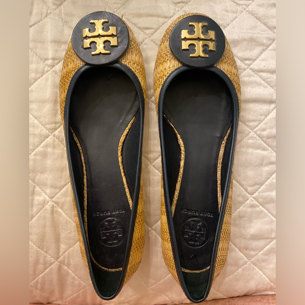 Tory Burch Natural Raffia Reva Flats, Size 9.5 Navy Leather Trim.